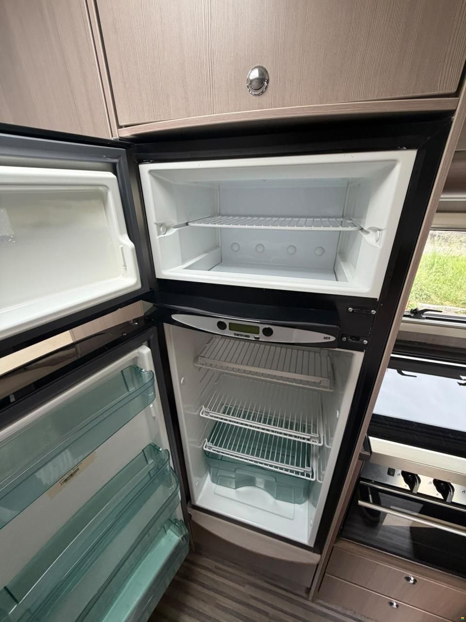 Renault *ADRIA*MATRIX*AUTOMAT*LÄNGSBETT*HUBBETT*