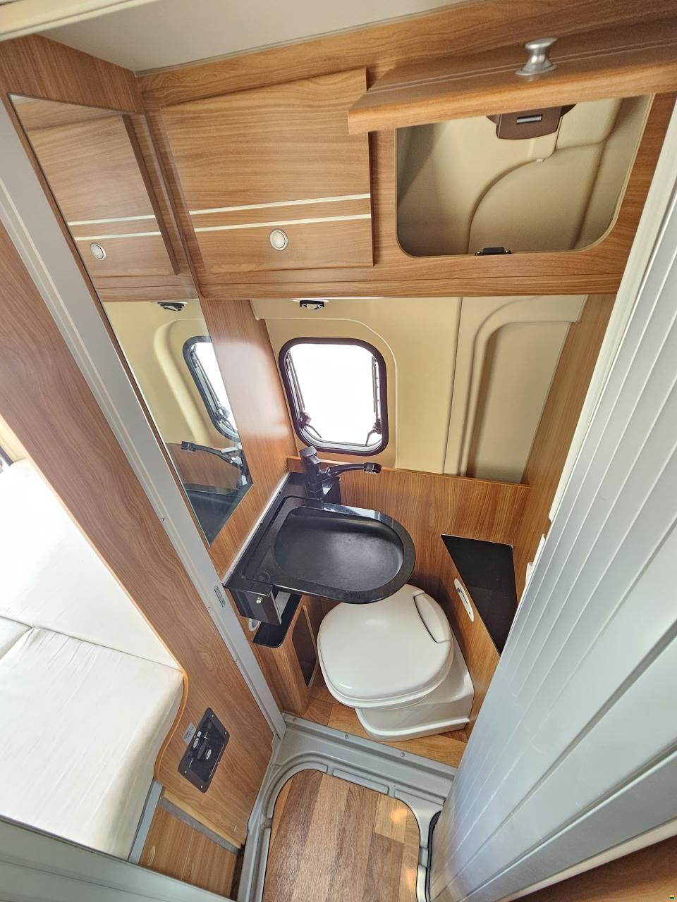 Pössl Globecar R540 mit Doppelbett, Solar!