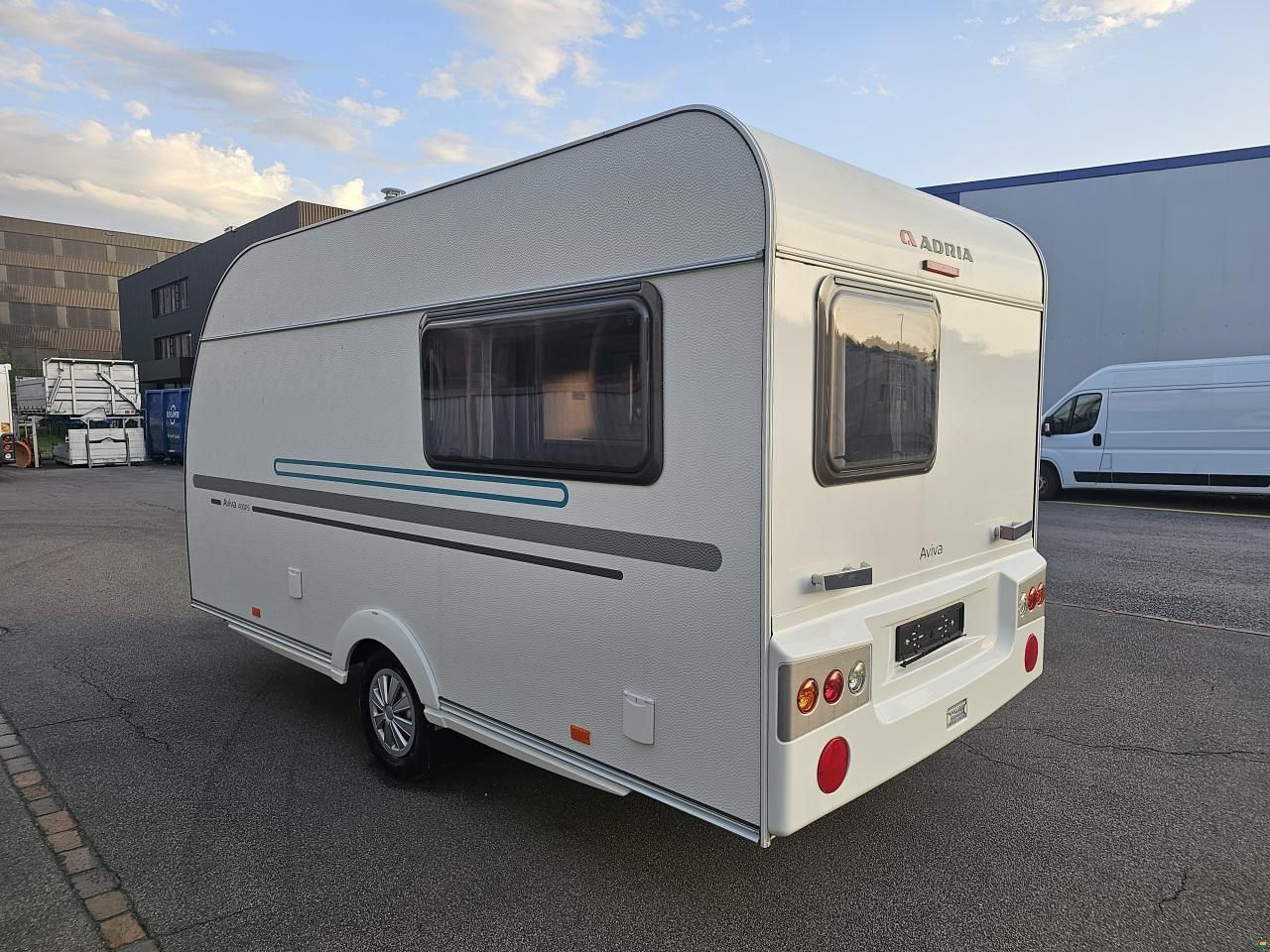 Adria Aviva E 400 PS