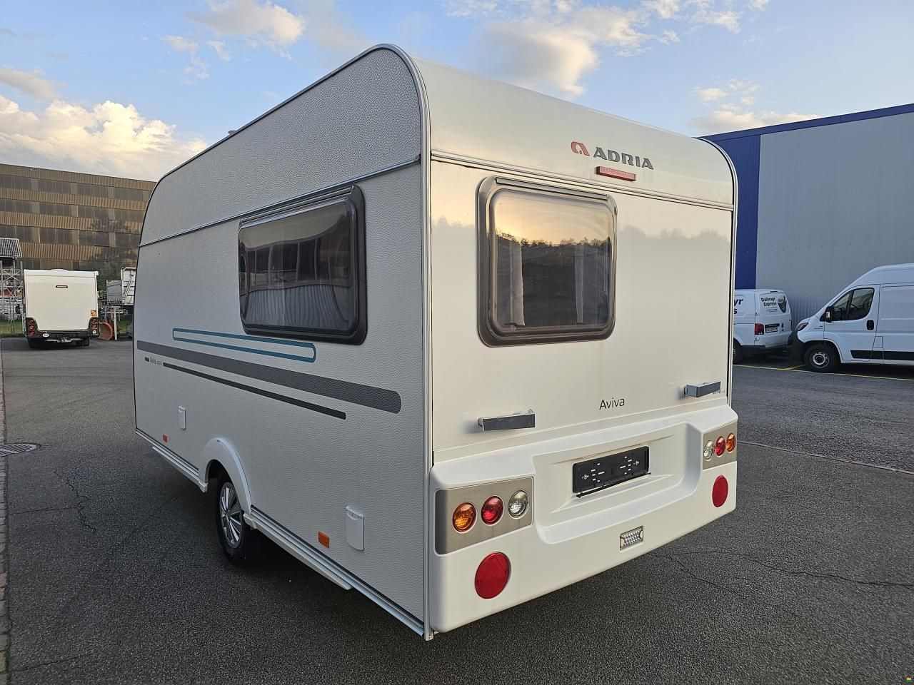 Adria Aviva E 400 PS
