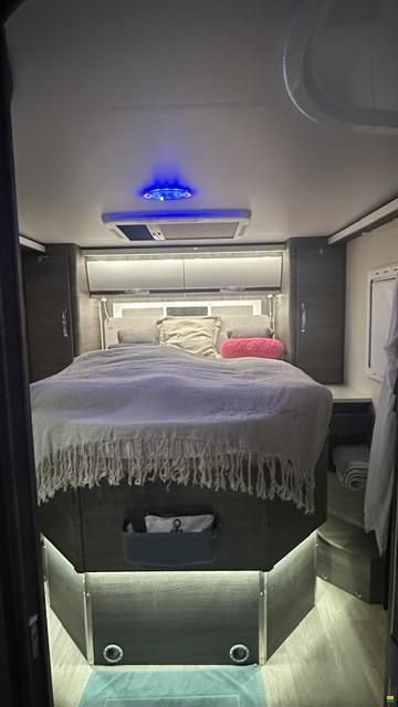 McLouis Nevis 76 Diamond
