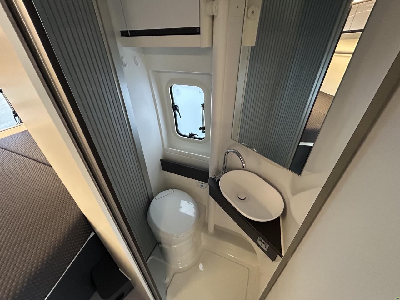 Adria Twin Supreme 600 SPB