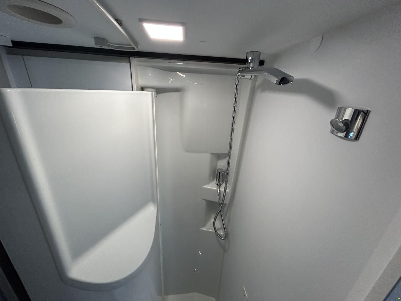 Adria Twin Supreme 600 SPB