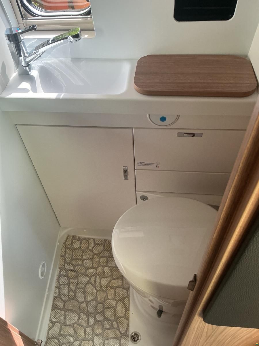 Weinsberg Cara Bus 600 ME mit Aufstelldach