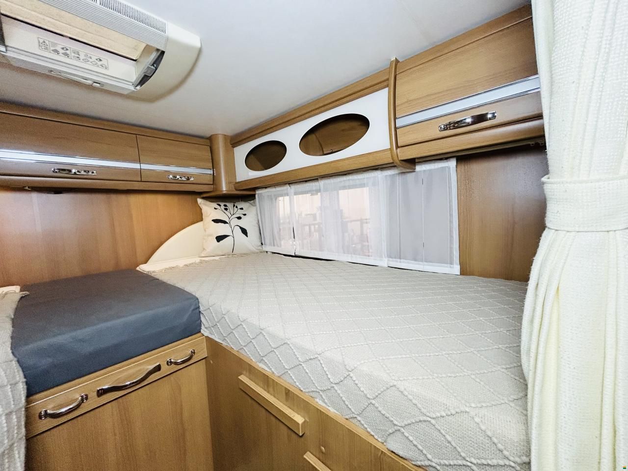 LMC Breezer 654G