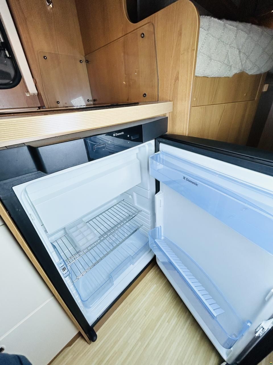 LMC Breezer 654G