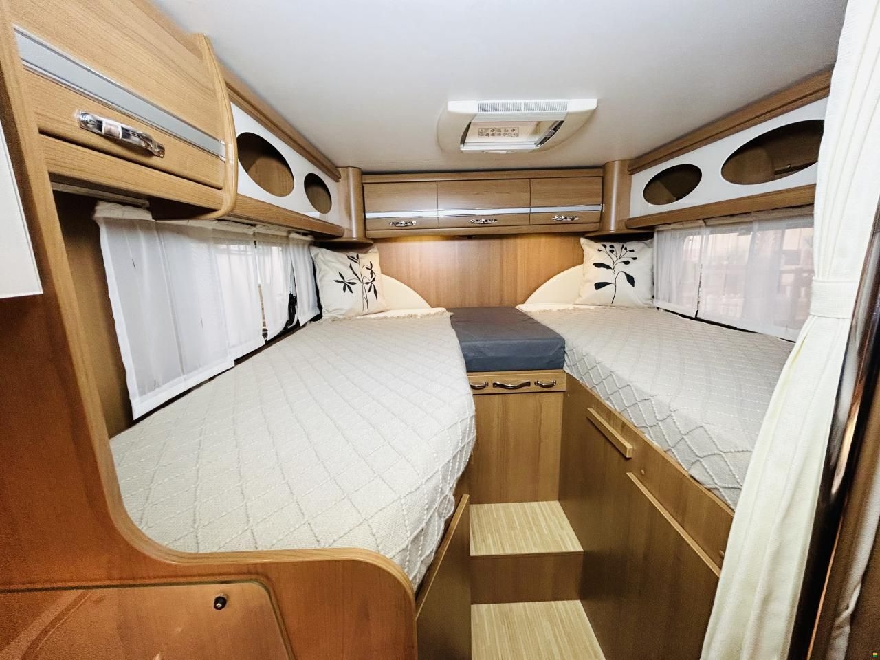LMC Breezer 654G
