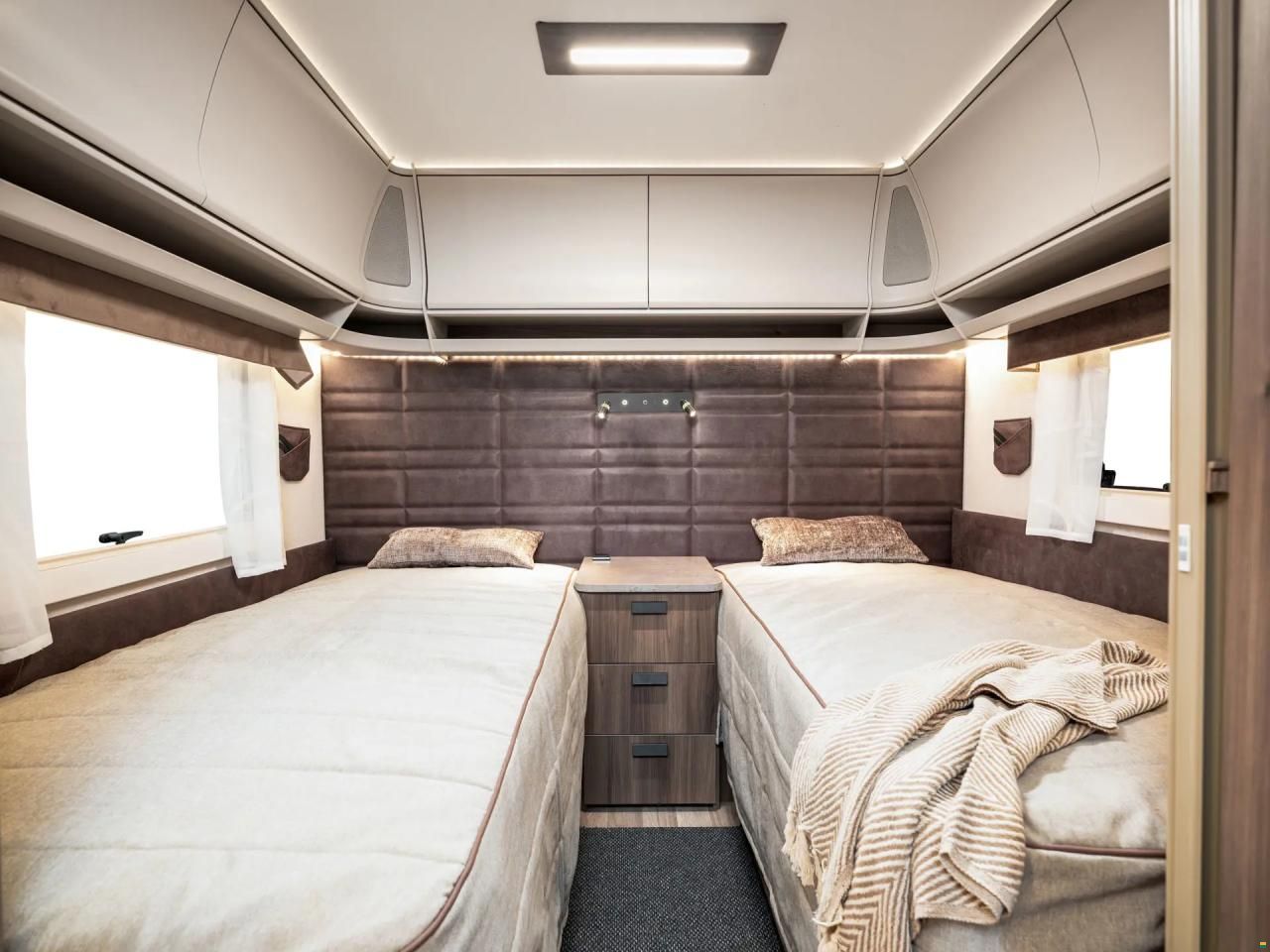 Kabe Royal 560 GLE KS B2