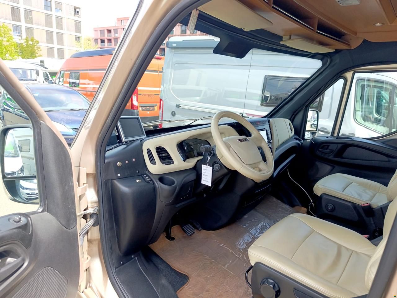 Iveco Starliner by Maurer