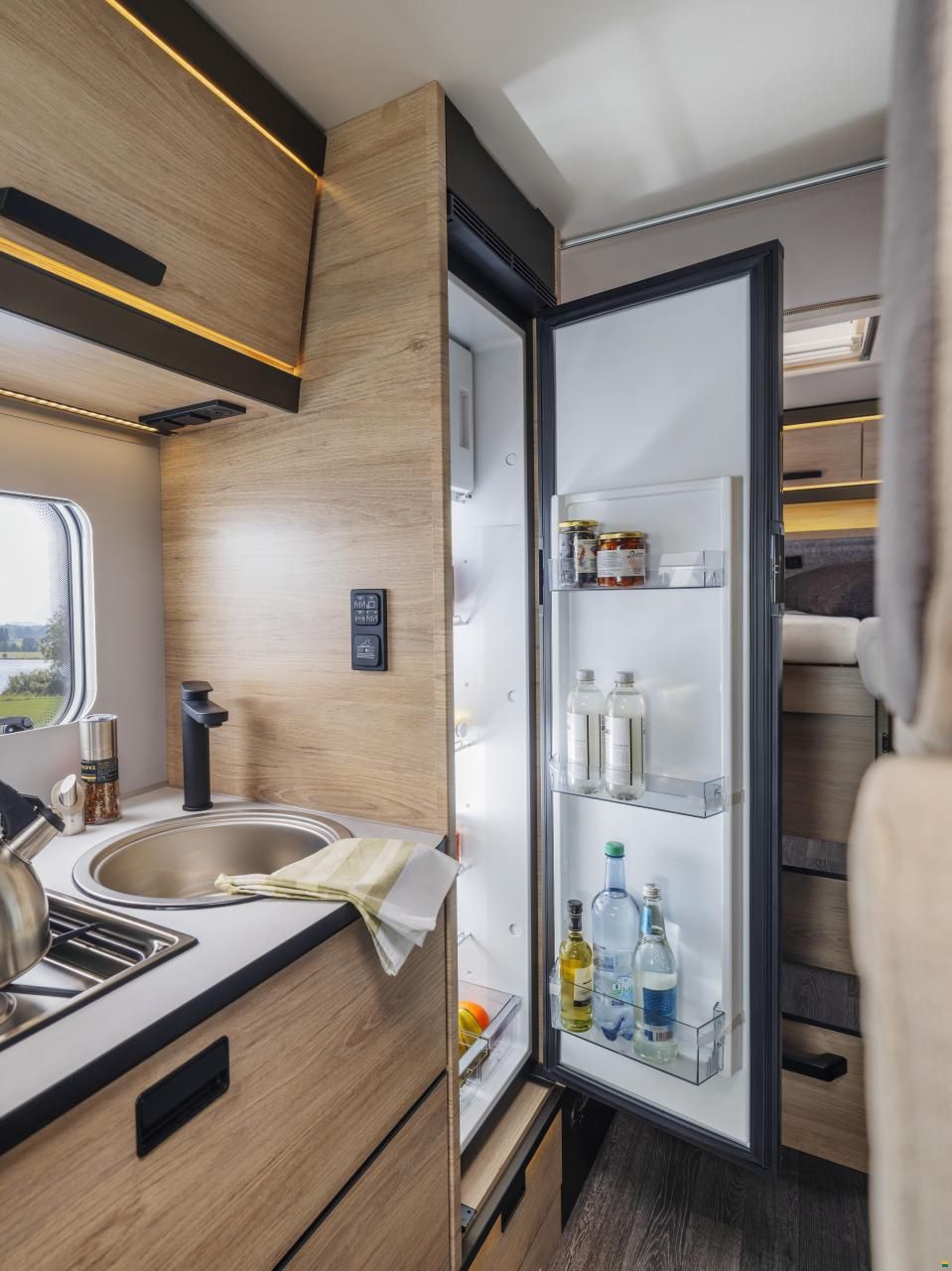Weinsberg Cara Compact 600 MF Edition [Pepper]