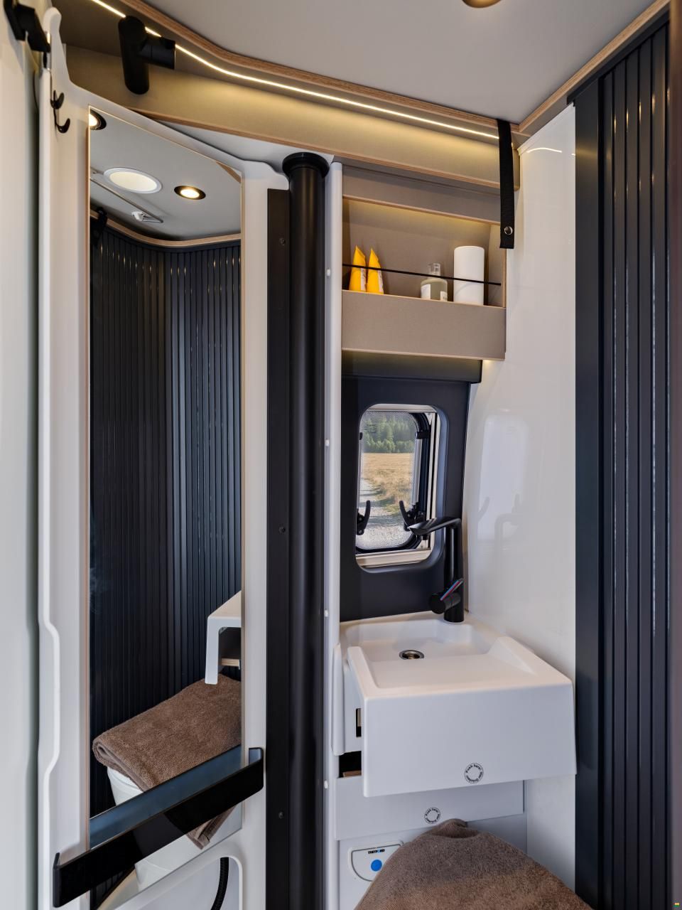 Weinsberg Cara Bus 600 ME Edition [Fire]