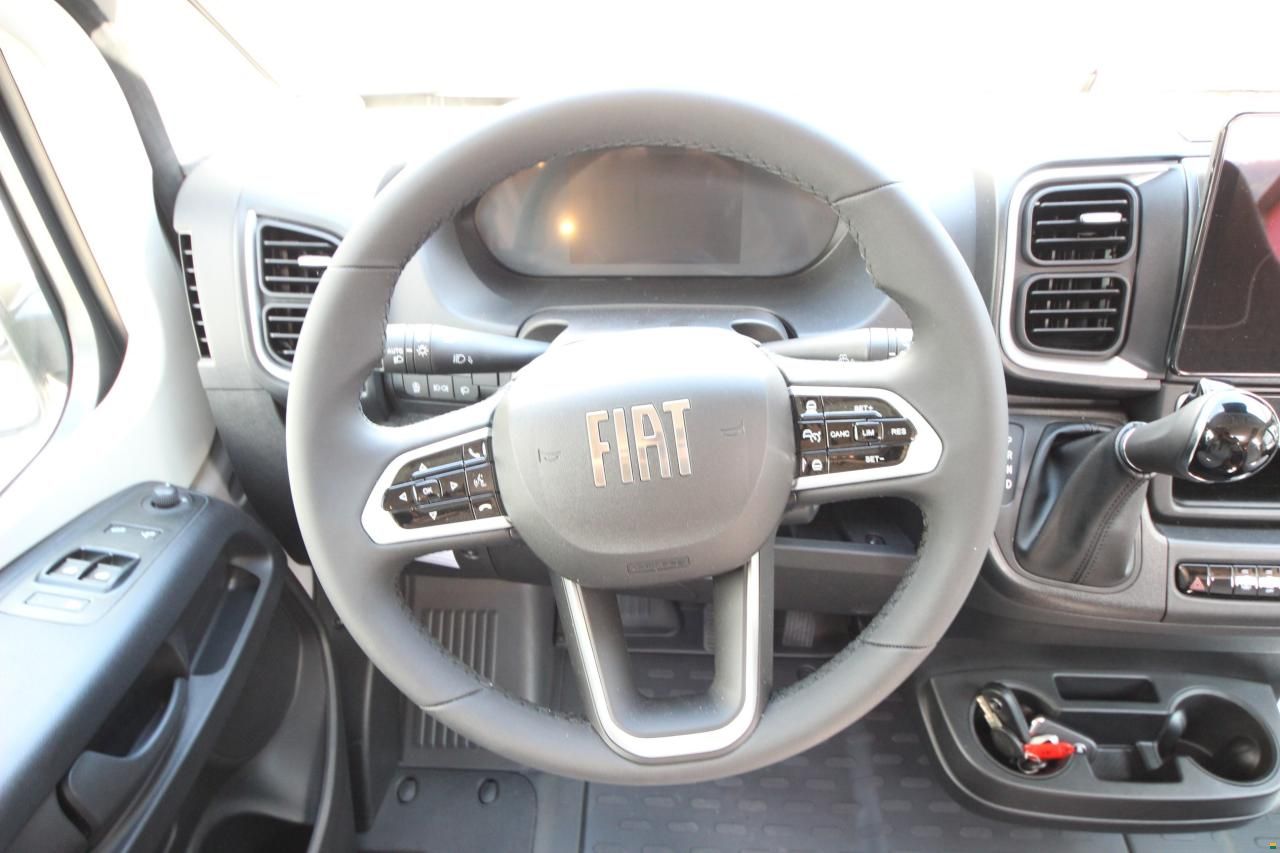 Malibu Van first class-two rooms coup&eacute; 640 LE RB
