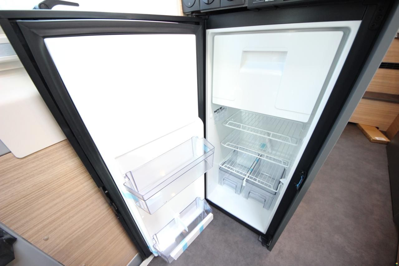 Malibu Van first class-two rooms coup&eacute; 640 LE RB