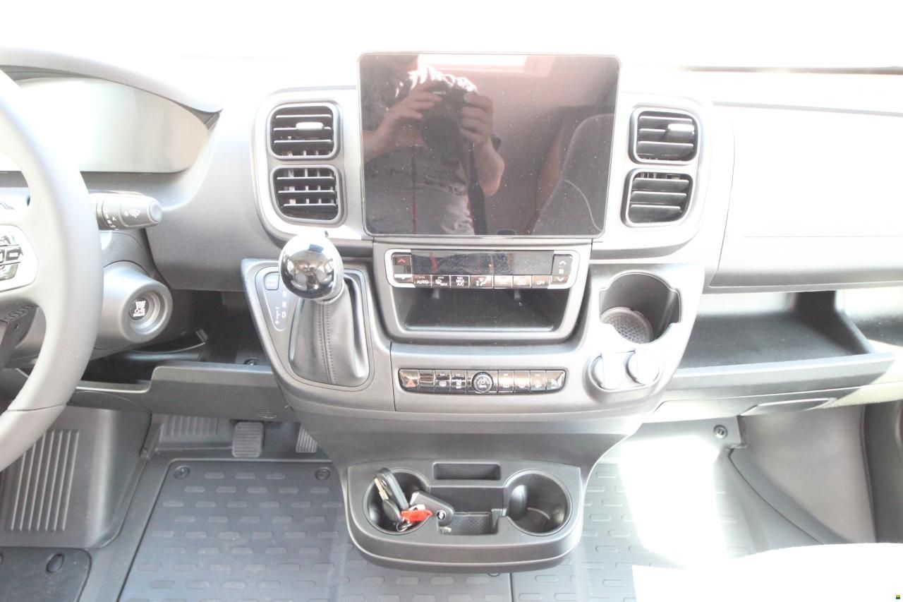 Malibu Van first class-two rooms coup&eacute; 640 LE RB