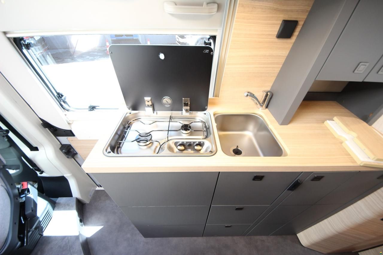 Malibu Van first class-two rooms coup&eacute; 640 LE RB