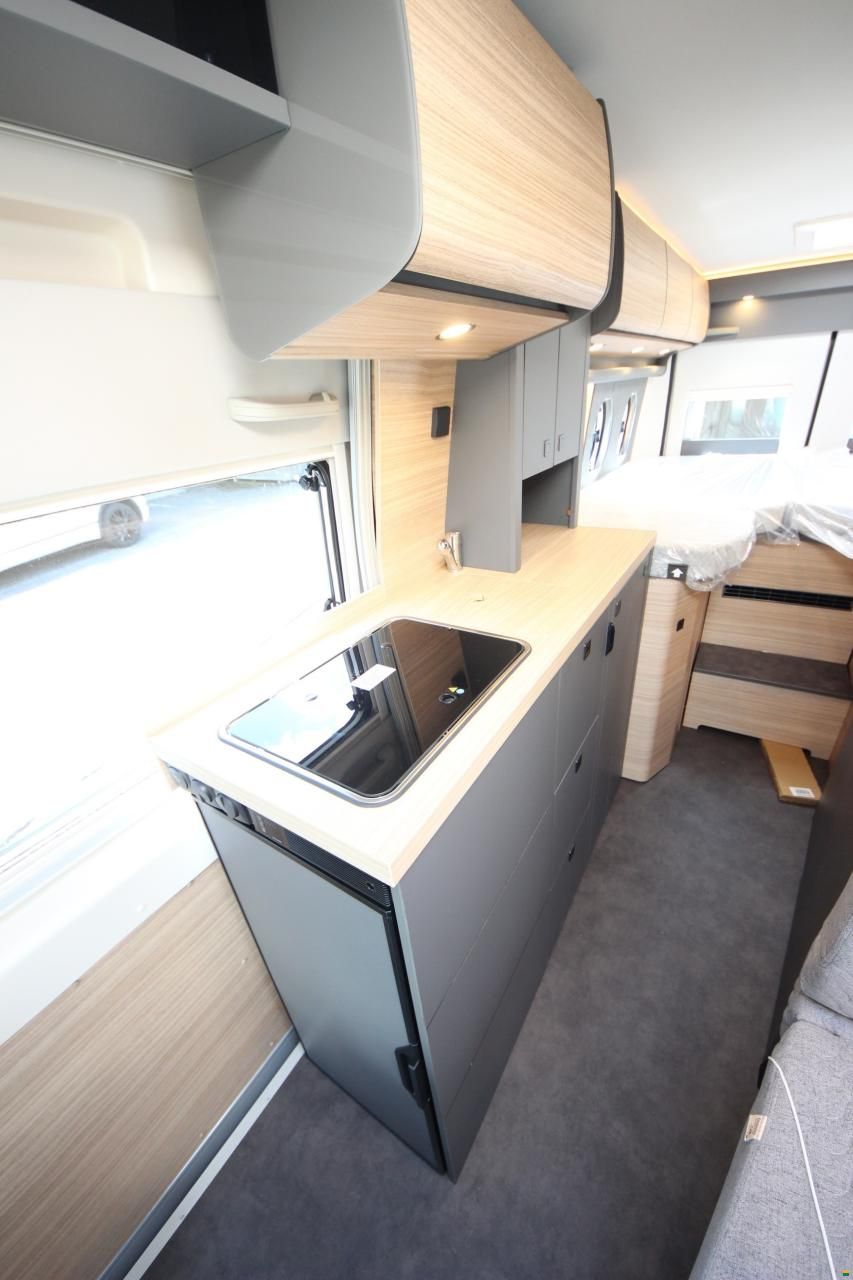 Malibu Van first class-two rooms coup&eacute; 640 LE RB