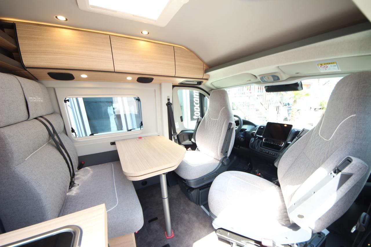 Malibu Van first class-two rooms coup&eacute; 640 LE RB