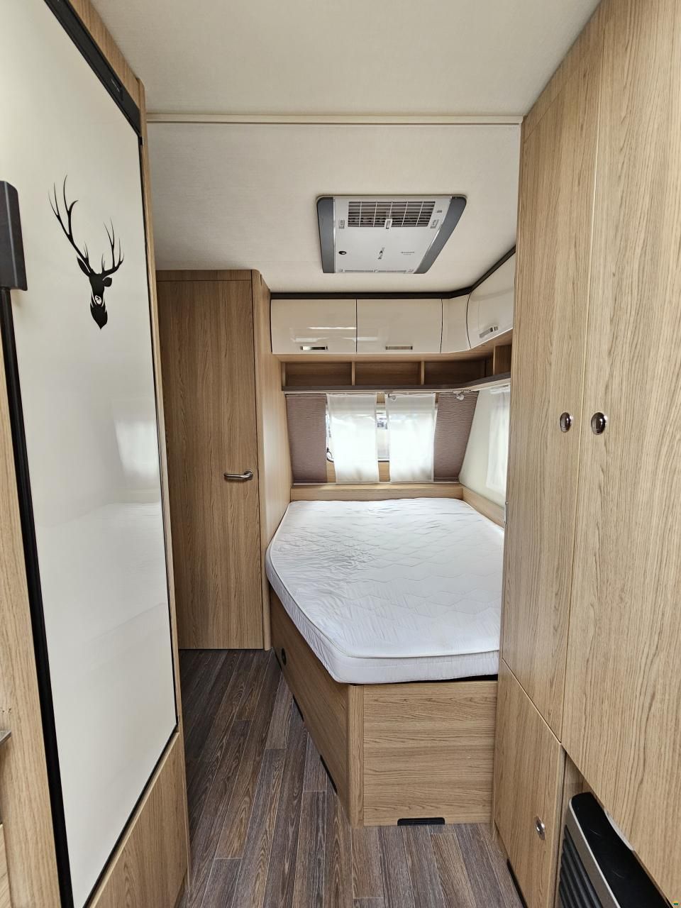 Bürstner Averso Plus 500ts mit Hubbett, Dachklima