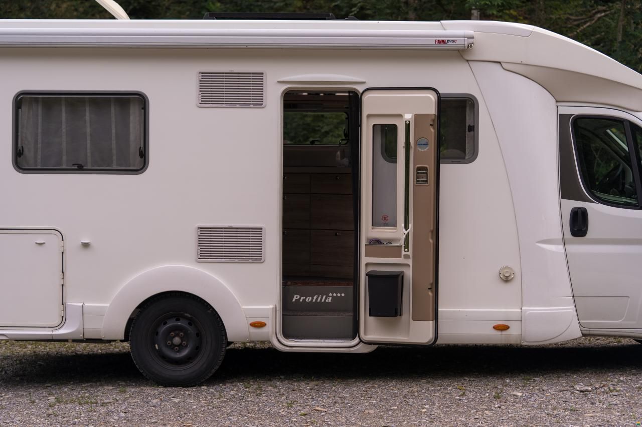 Eura Mobil Profila T 675 SB