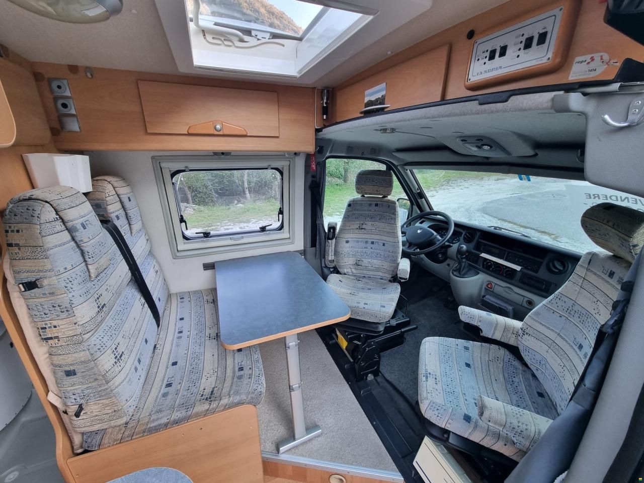 Adria Twin M