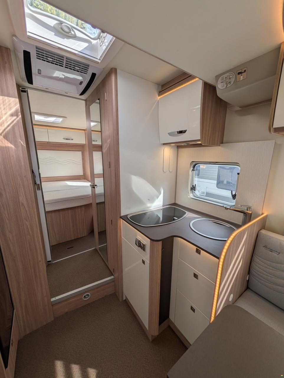 B&uuml;rstner Delfin T/IT 736 Riva Loft