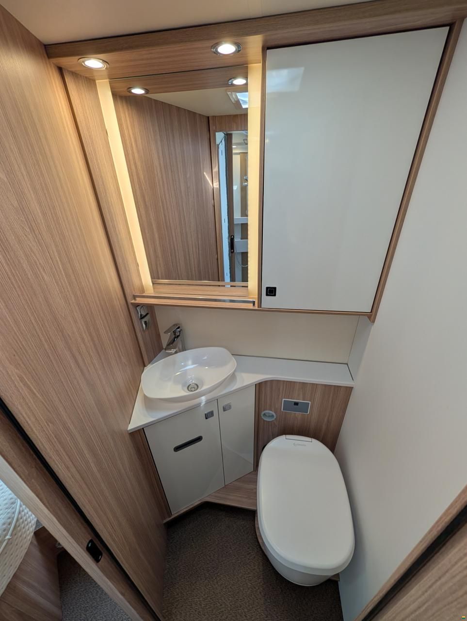 B&uuml;rstner Delfin T/IT 736 Riva Loft