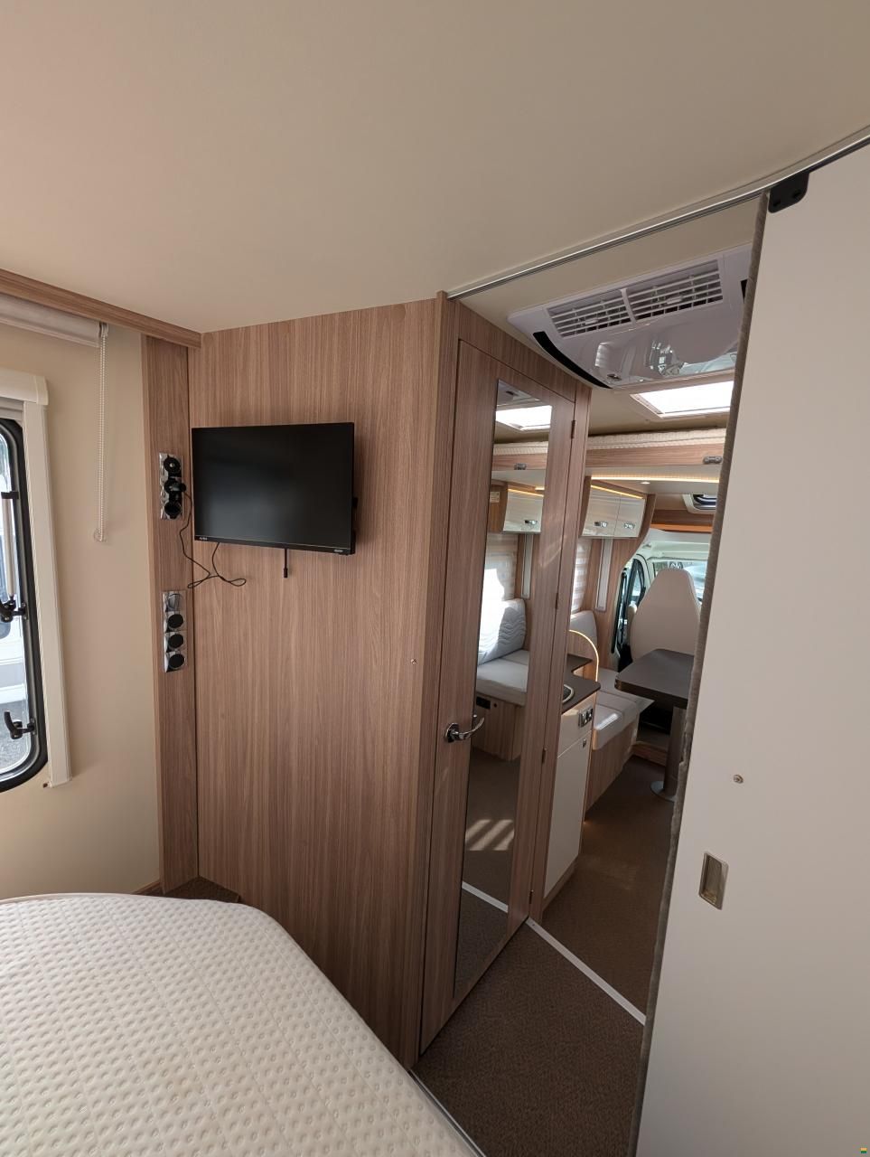 B&uuml;rstner Delfin T/IT 736 Riva Loft