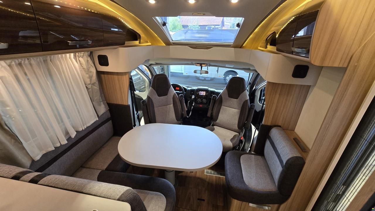 Knaus SUN TI 700 MEG