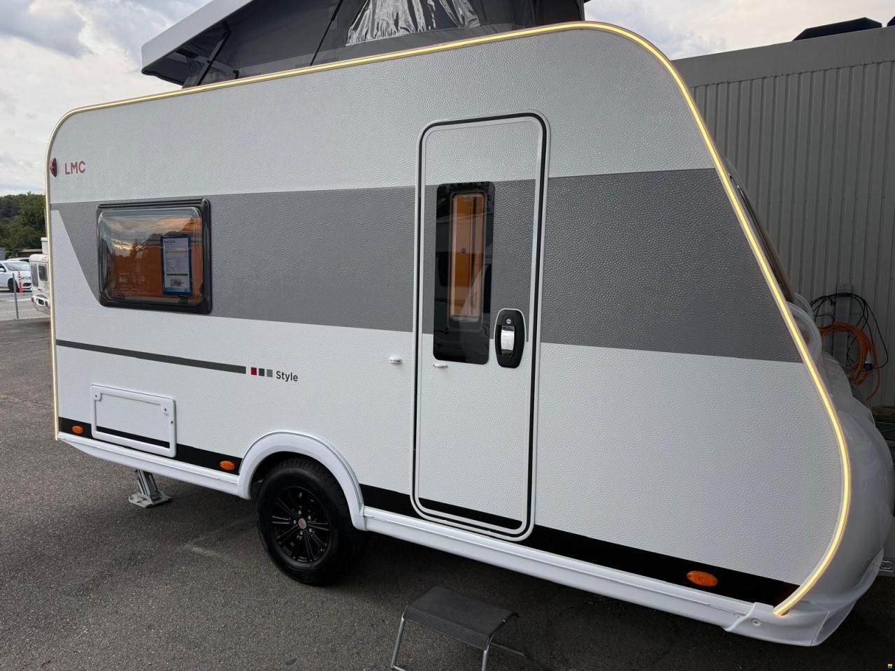 LMC Style 400 F Mod. 2027 mit Aufstelldach