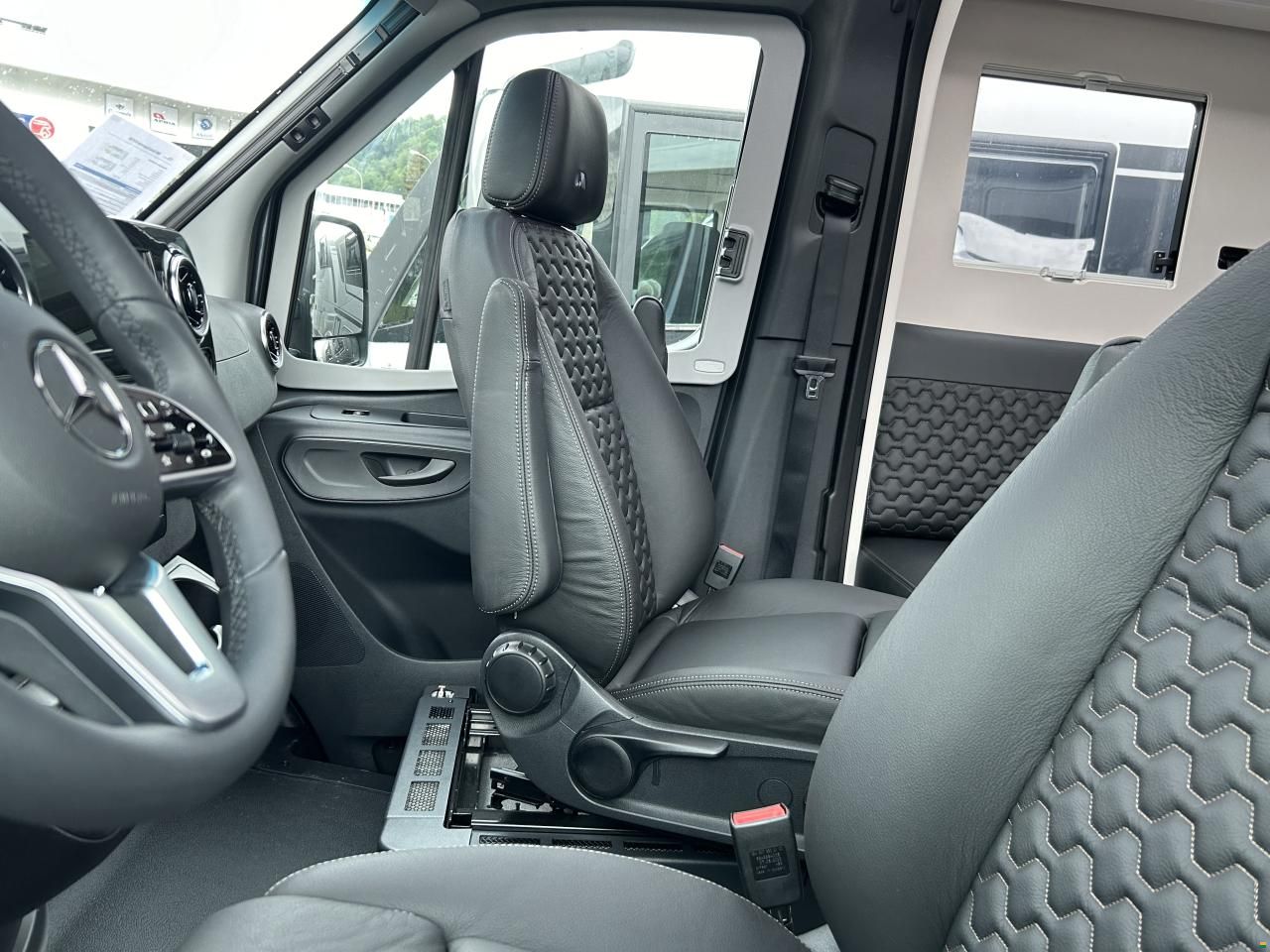 Adria CORAL SUPREME - MB 670 DL