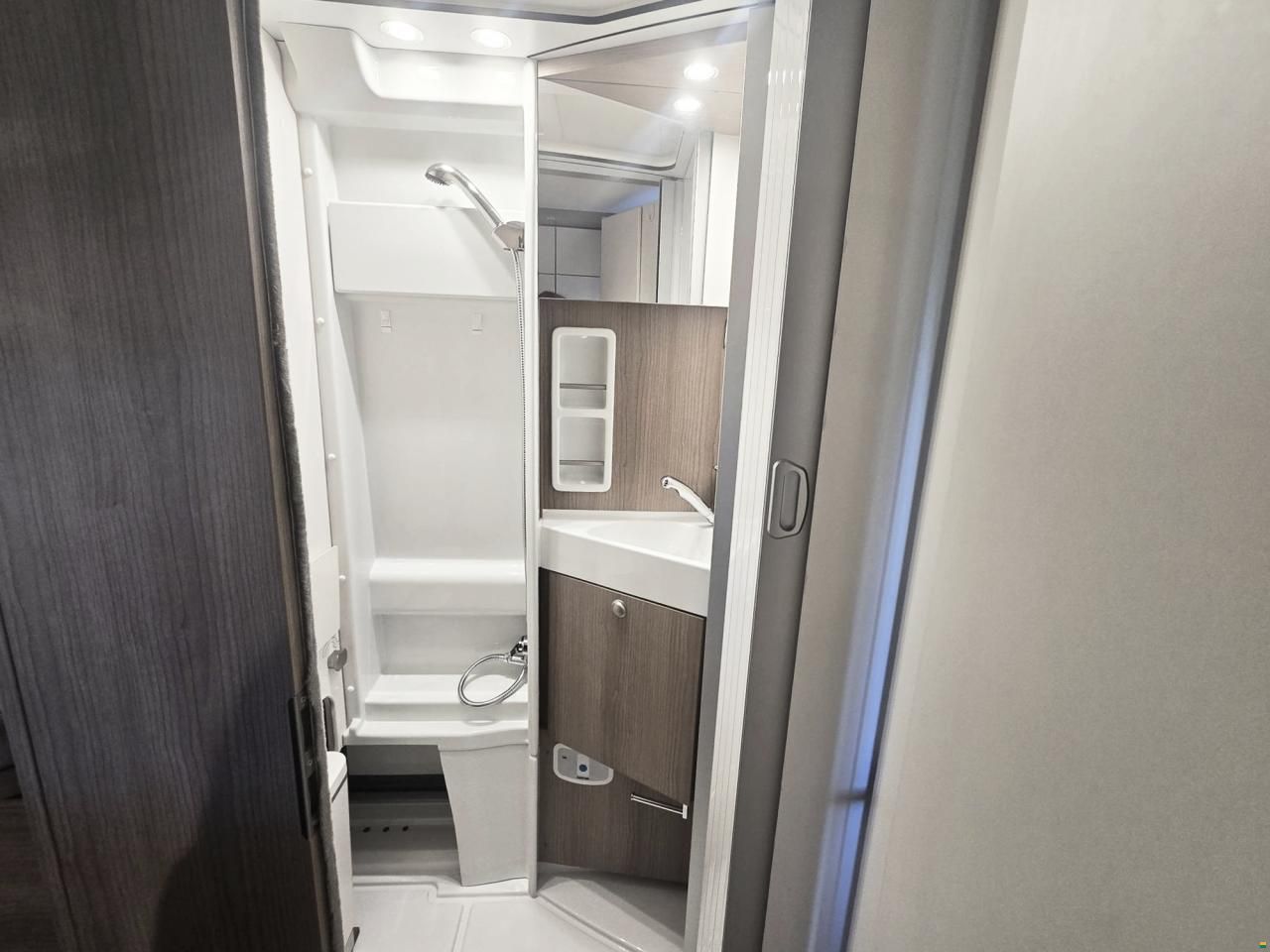 Malibu CARTHAGO VAN 640 LE RB CHARMING AUTOMAT