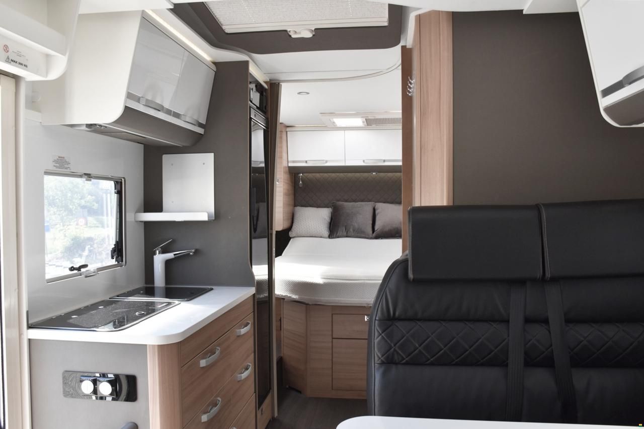 Adria MATRIX 600 SC PLUS 2.3 MJ 160 AUTOMAT