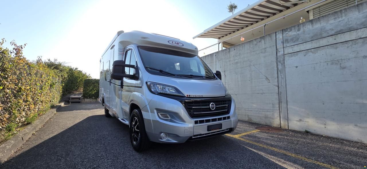 LMC Breezer V646