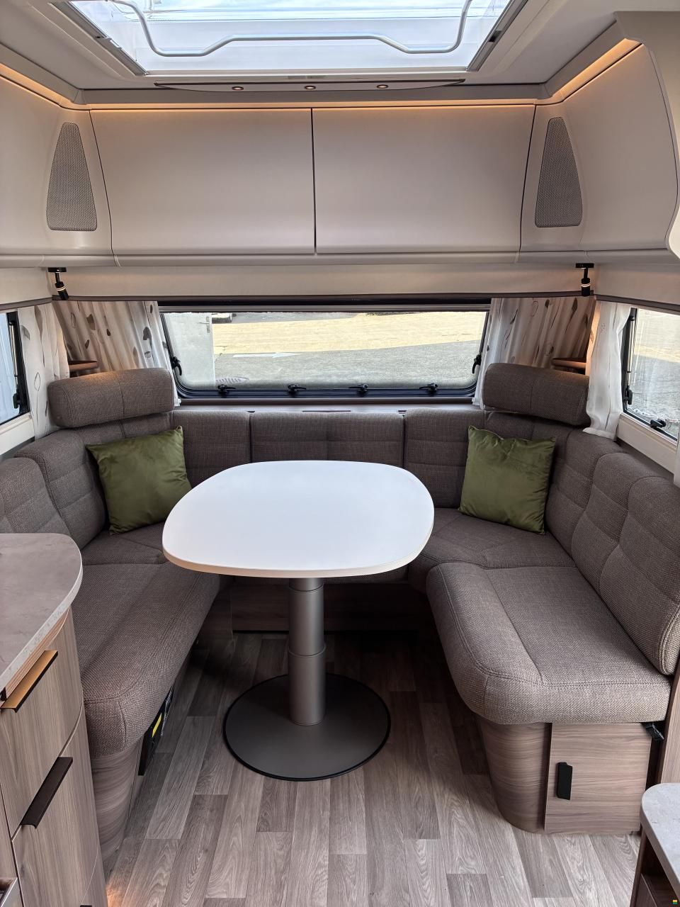 Kabe Royal 560 GLE 2,3m