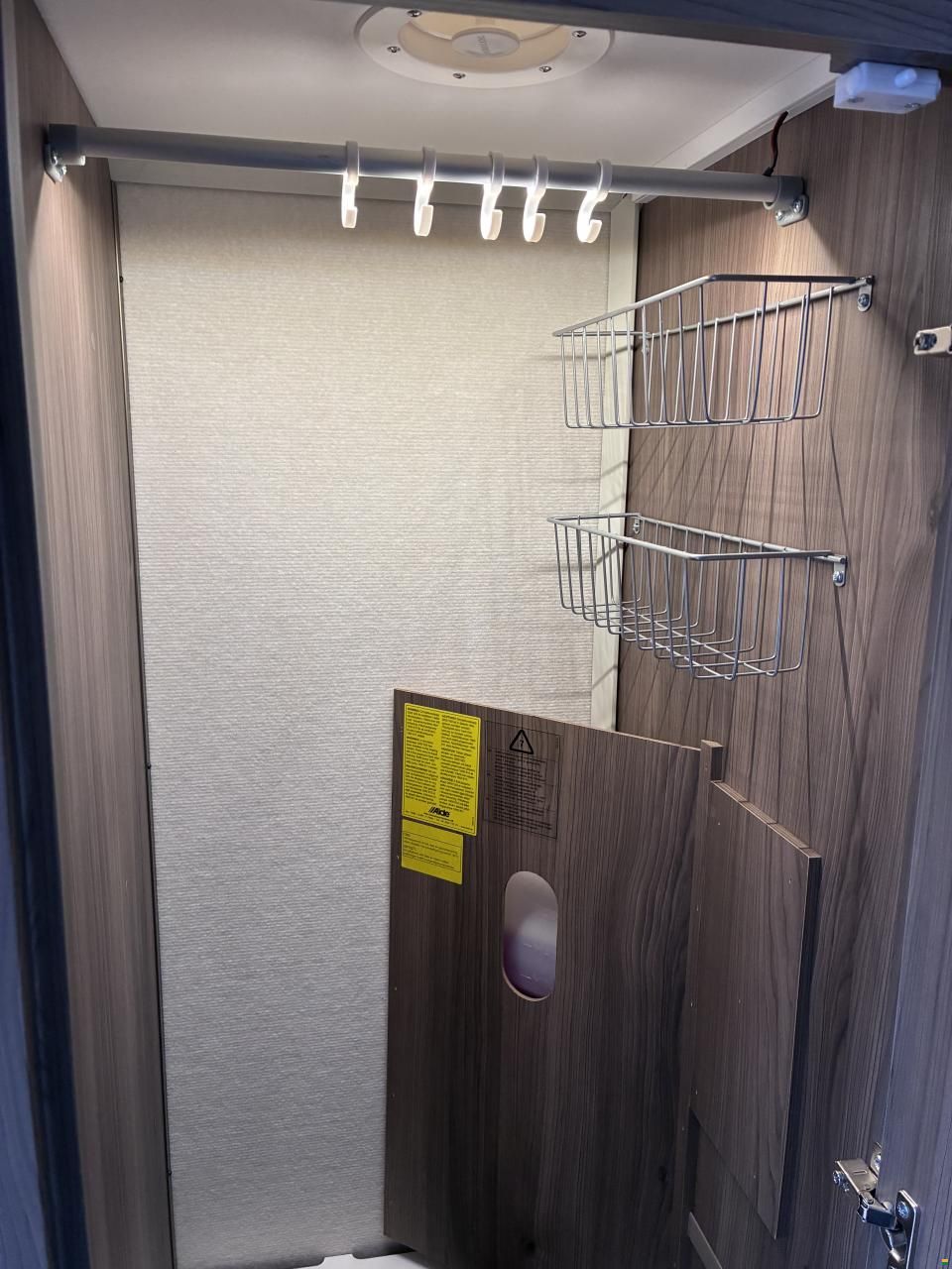 Kabe Royal 560 GLE 2,3m