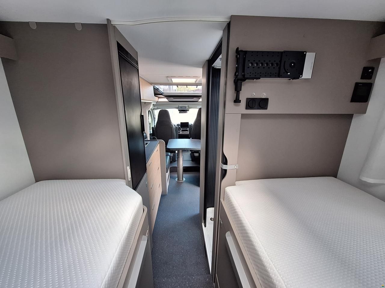 Adria Compact Select DL