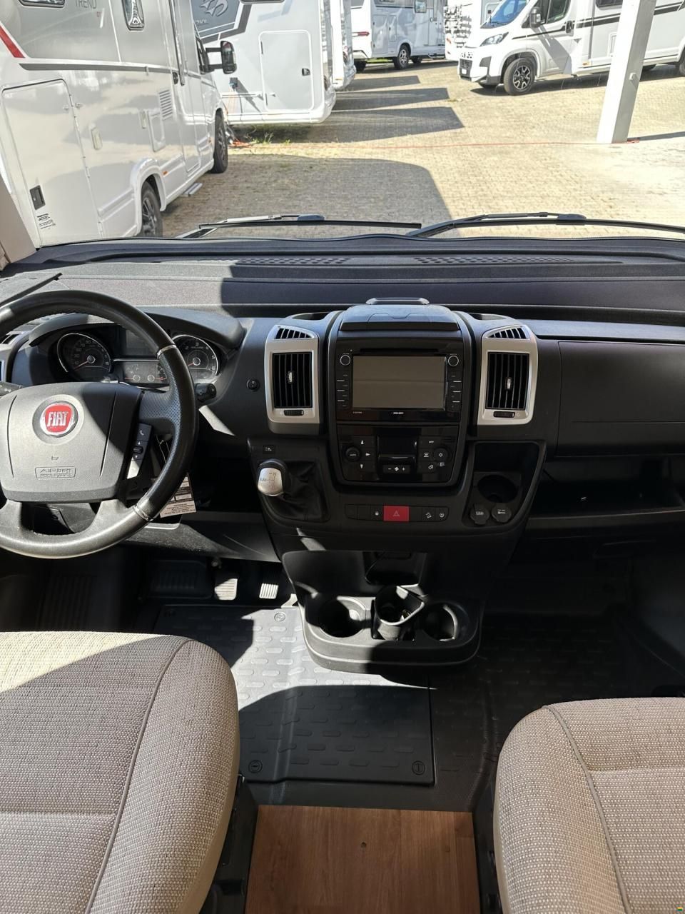Hymer Exsis-i 588