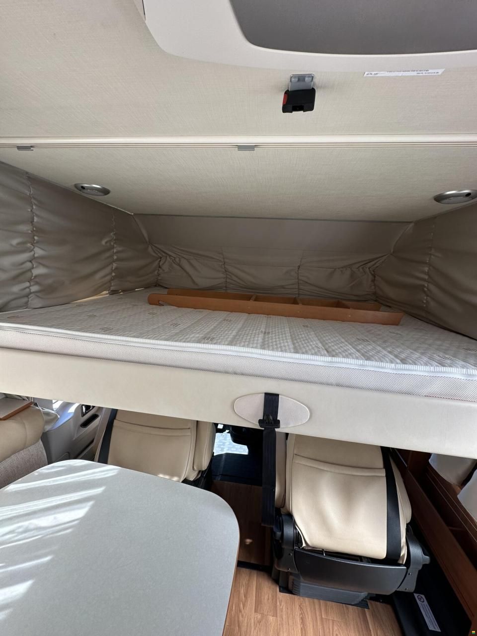 Hymer Exsis-i 588