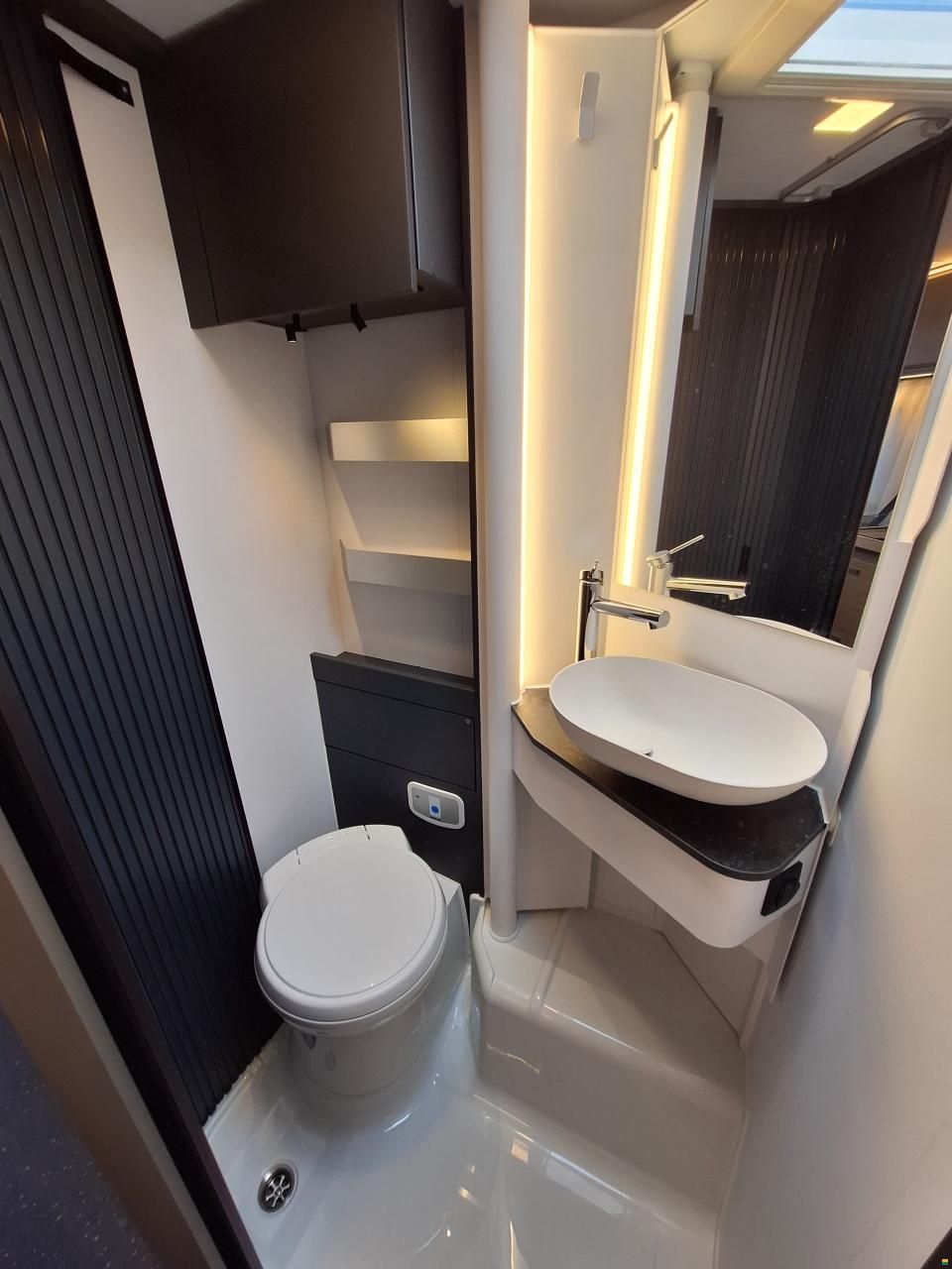 Adria Compact Select DL