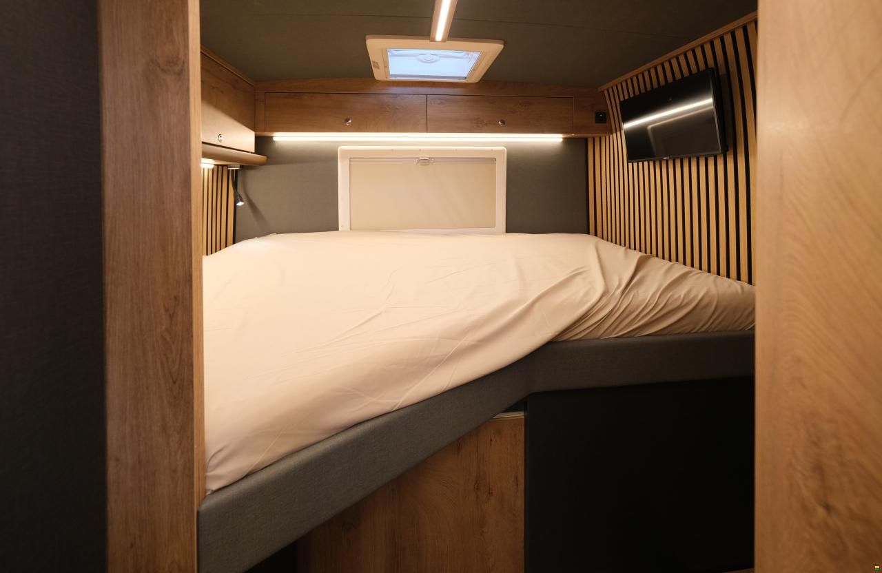 Atlantis Carbon 4x4 Mercedes Sprinter