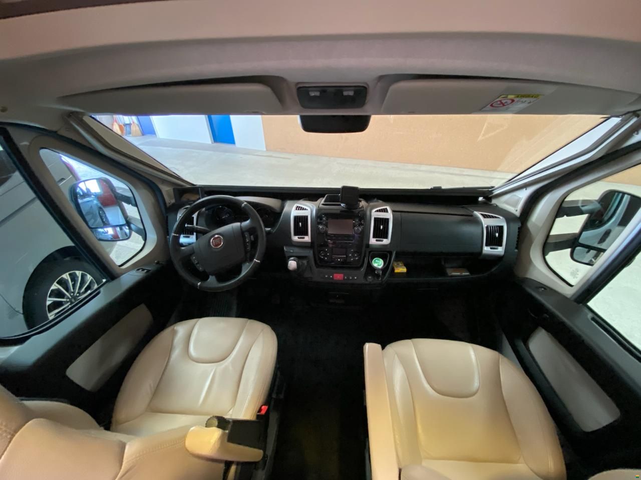 Adria Coral Supreme 670 DC