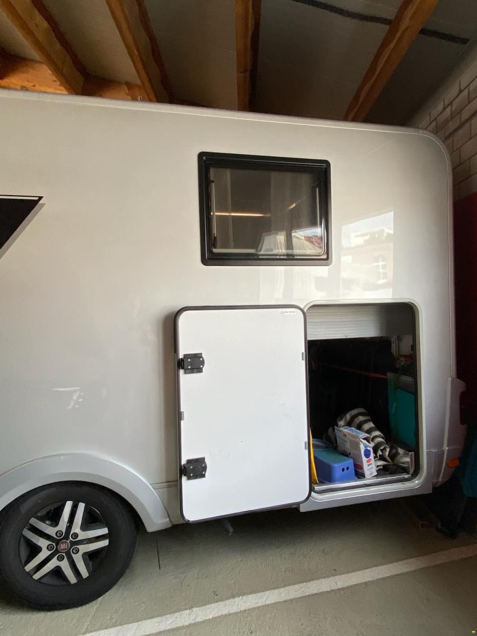 Adria Coral Supreme 670 DC