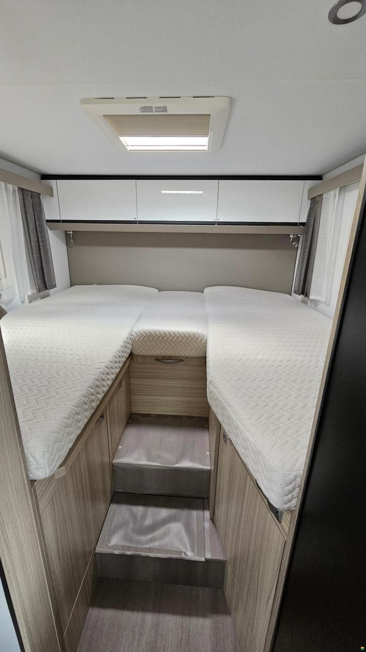 Adria Compact DL