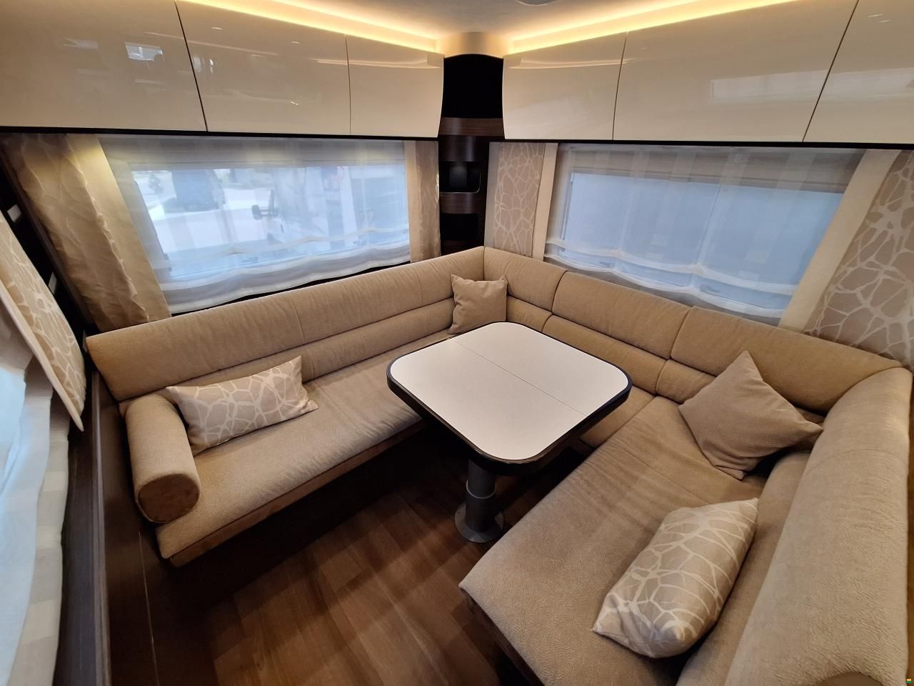 Concorde Carver 890 RRL