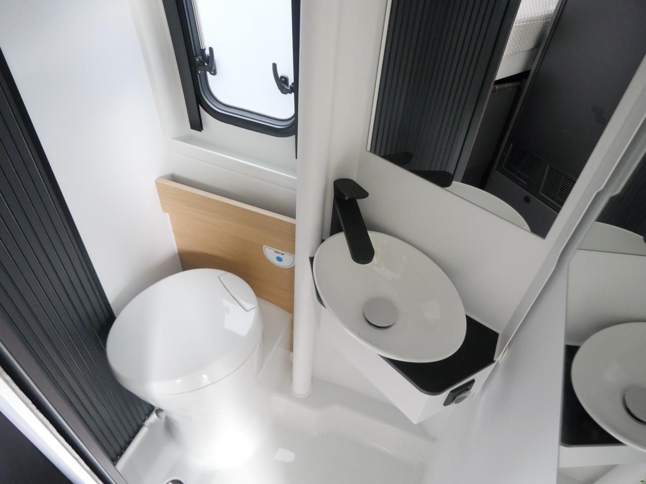 Adria Twin 640 SGX | 2027