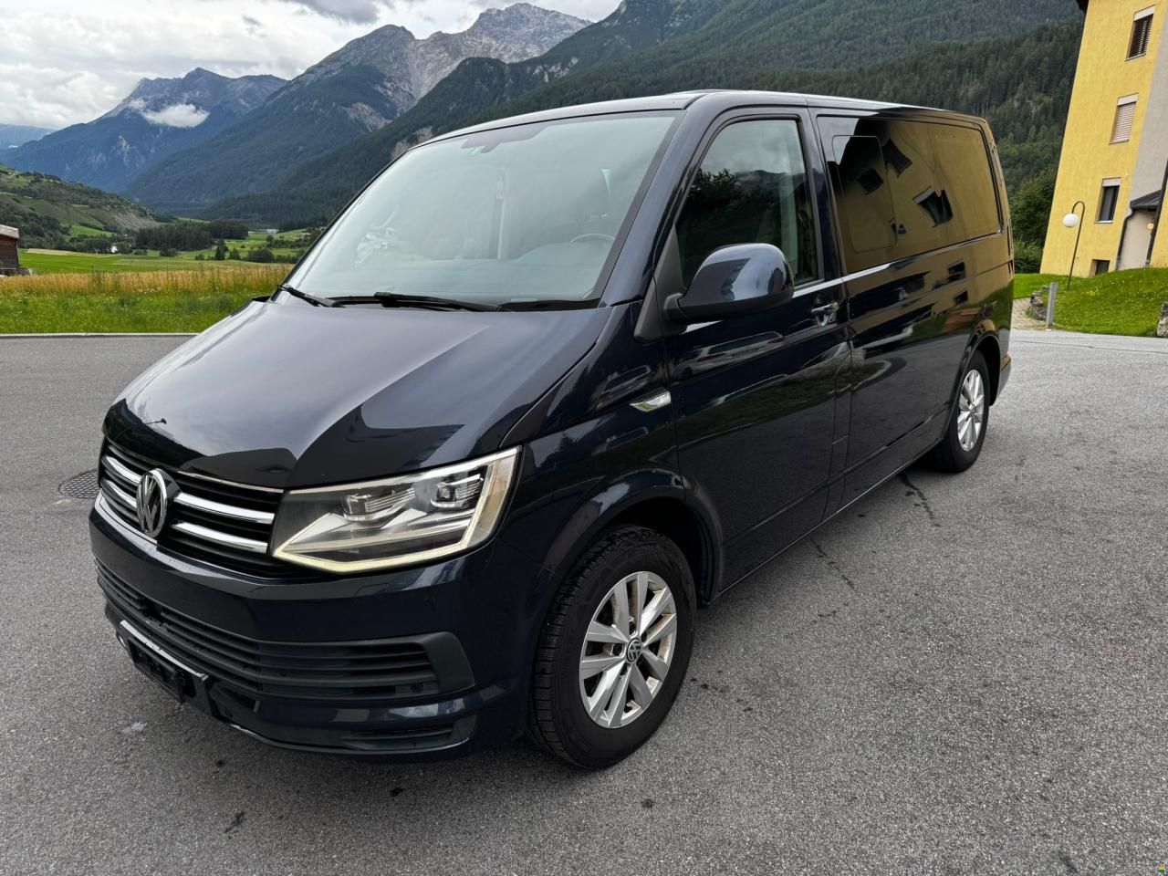 Volkswagen T6 Multivan 2.0 TDI Highline