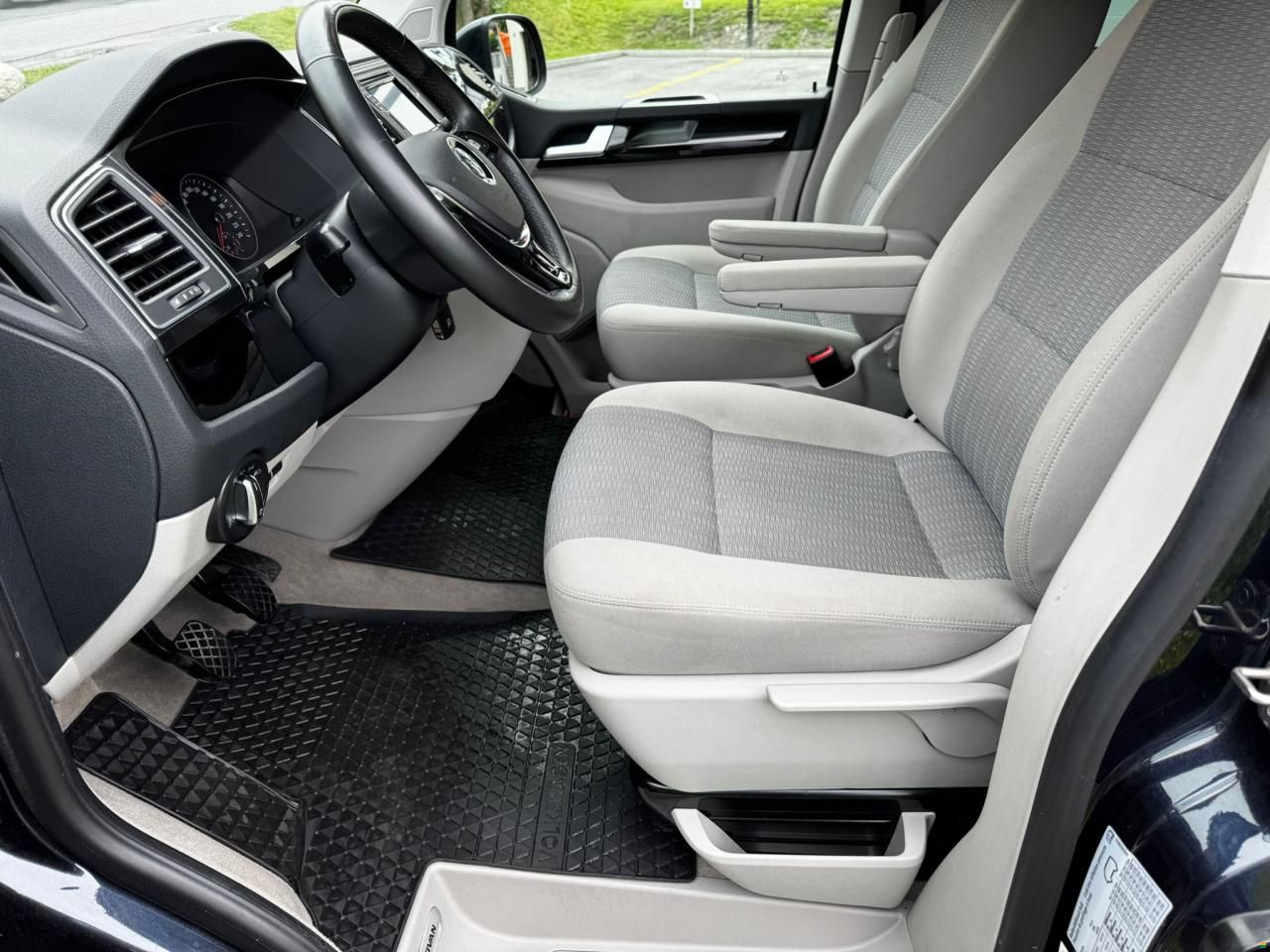 Volkswagen T6 Multivan 2.0 TDI Highline