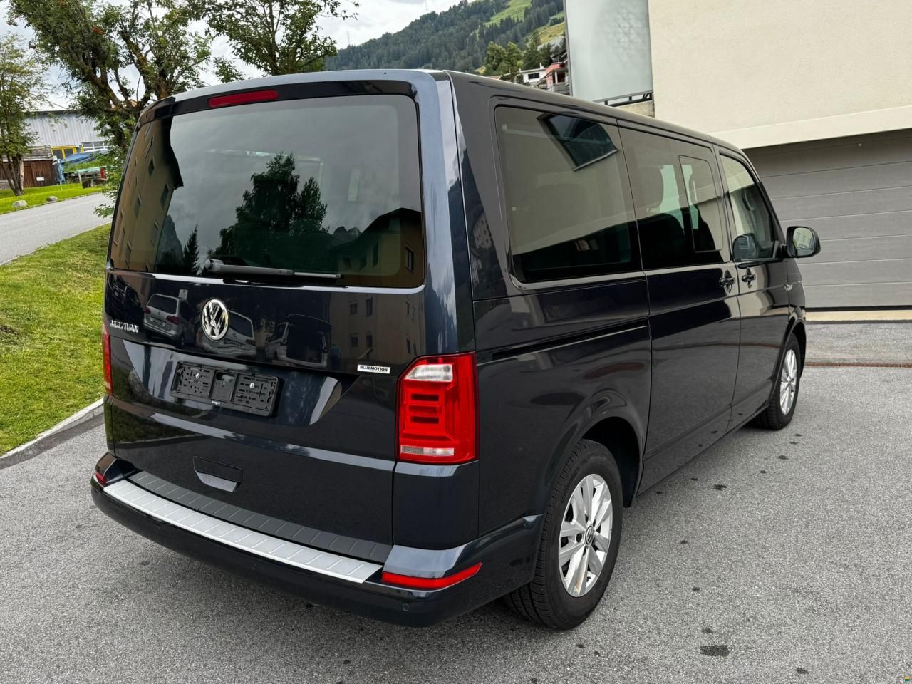 Volkswagen T6 Multivan 2.0 TDI Highline