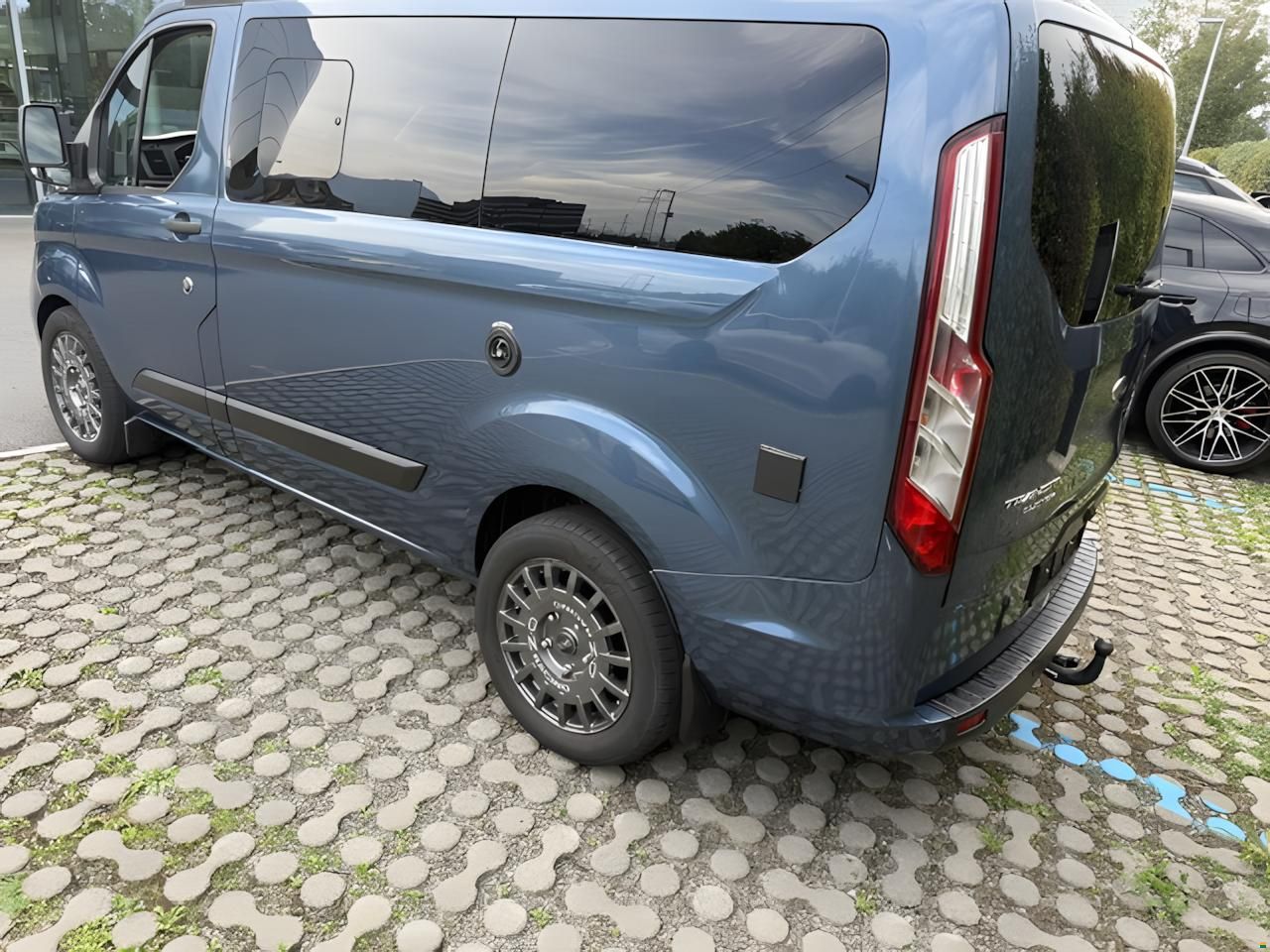 Ford Transit C Nugget 320L1
