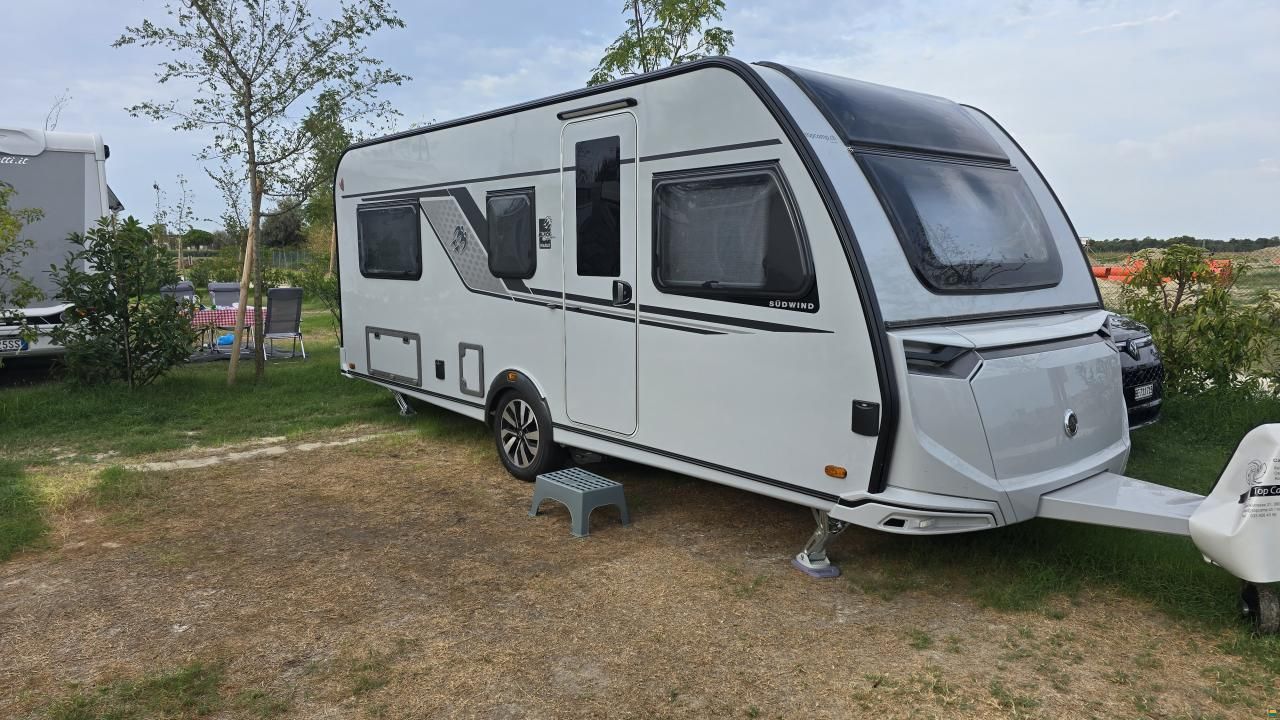 Knaus Südwind 540UE Black Selection